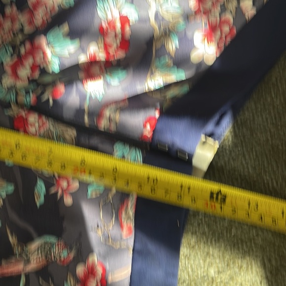 Elevenses - Anthropologie pants. Flowered print on grey background. Size 4 - Picture 12 of 16